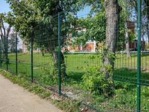 3D заборы для школы 90 метров фото в Высоковске