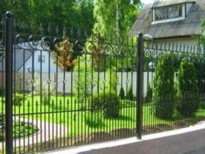 Кованые заборы на ленточном фундаменте 80 метров фото в Высоковске